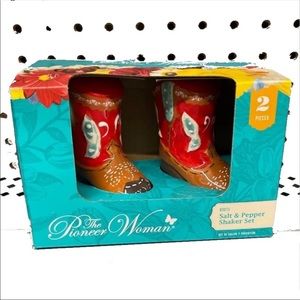 Pioneer women salt & pepper boots